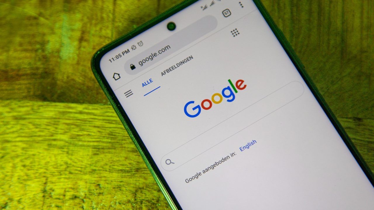 ഗൂഗിൾ ക്രോമിലും ടെക്സ്റ്റ് ടു സ്പീച്ച് ഫീച്ചർ ലഭിക്കും. ആൻഡ്രോയ്ഡ് ഫോണുകളിൽ ഗൂഗിൾ ക്രോമിൽ തുറക്കുന്ന വെബ് പേജുകൾ ഇനി കേൾക്കാനാവും. നേരത്തെ ബീറ്റ വേർഷനായി പുറത്തിറക്കിയ ആൻഡ്രോയ്ഡ് എർത്ത്ക്വേക്ക് അലെർട്സ് സിസ്റ്റം അമേരിക്കയിലെ എല്ലാ ഉപഭോക്താക്കൾക്കും ഇനിമുതൽ ലഭ്യമാവും. (Image Courtesy - Nicolas Economou/NurPhoto via Getty Images)