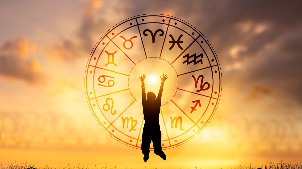 Today Horoscope: ഈ രാശിക്കാർക്ക് ഇന്ന് പണമിടപാടുകളിൽ നിന്നും ലാഭമുണ്ടാകും; അറിയാം ഇന്നത്തെ സമ്പൂര്ണ രാശിഫലം Today Horoscope: ഈ രാശിക്കാർക്ക് ഇന്ന് പണമിടപാടുകളിൽ നിന്നും ലാഭമുണ്ടാകും; അറിയാം ഇന്നത്തെ സമ്പൂര്ണ രാശിഫലം