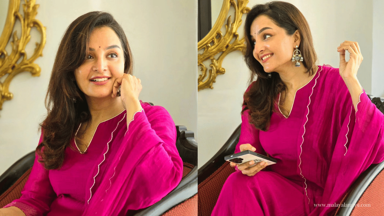 അവളുടെ ഒരു ഭാവം കണ്ടില്ലേ.... മഞ്ജു വാര്യർ ആണെന്നാ വിചാരം.... ഇത് മലയാളികളുടെ നാവിലെ സ്ഥിരം പല്ലവിയാണ്. ഇത് കേൾക്കാത്ത പെൺകുട്ടികളും നാട്ടിൽ കുറവാണ്. അത് കേൾക്കുമ്പോൾ ചെറിയൊരു അഹങ്കാരവും ആകാം... അങ്ങനെ മലയാളികളുടെ സ്വന്തം അഹങ്കാരമായ ലേഡി സൂപ്പർ സ്റ്റാർ മഞ്ജു വാര്യർക്ക് ഇന്ന് ജന്മദിനം. 46ാം വയസിലെത്തി നിൽക്കുമ്പോഴും നമുടെ എല്ലാം മനസ്സിൽ ഇപ്പോഴും സല്ലാപത്തിലെ പാവാടികാരിയാണ്. (Image Credits: Instagram)