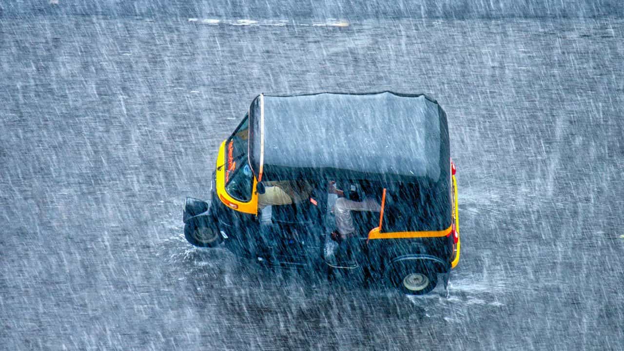 Kerala Rain Alert Today:ബംഗാൾ ഉൾകടലിനു മുകളിൽ ന്യൂനമർദ്ദം രൂപപ്പെടാൻ സാധ്യത; കേരളത്തിൽ മഴ ശക്തമാകും; ഏഴ്  ജില്ലകളിൽ യെല്ലോ അലർട്ട്