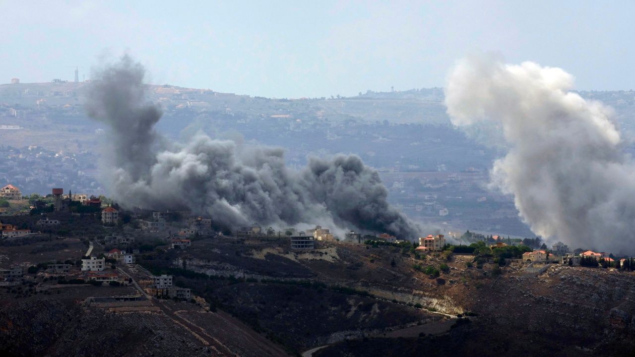Israel-Hezbollah Conflict: ലെബനനിൽ ഇസ്രായേൽ വ്യോമാക്രമണം തുടരുന്നു; ആയിരക്കണക്കിന് ആളുകൾ കൂട്ടപ്പലായനം നടത്തി, മരണം 558 ആയി Israel-Hezbollah Conflict: ലെബനനിൽ ഇസ്രായേൽ വ്യോമാക്രമണം തുടരുന്നു; ആയിരക്കണക്കിന് ആളുകൾ കൂട്ടപ്പലായനം നടത്തി, മരണം 558 ആയി