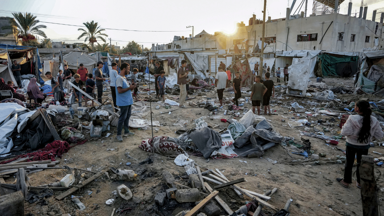 Israel-Palestine Conflict: ഗാസയിലും ബെയ്റൂട്ടിലും വീണ്ടും വ്യോമാക്രമണം; 22 പേർ കൊല്ലപ്പെട്ടു Israel-Palestine Conflict: ഗാസയിലും ബെയ്റൂട്ടിലും വീണ്ടും വ്യോമാക്രമണം; 22 പേർ കൊല്ലപ്പെട്ടു
