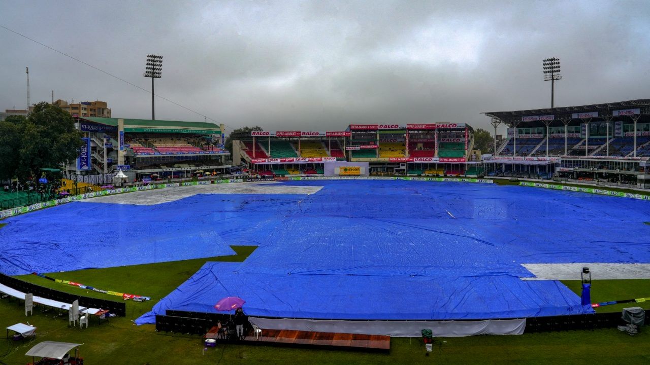 India vs Bangladesh : രണ്ടാം ദിനം ഒരു പന്ത് പോലും എറിഞ്ഞില്ല; കാൺപൂർ ടെസ്റ്റ് മഴയിൽ മുങ്ങുന്നു India vs Bangladesh : രണ്ടാം ദിനം ഒരു പന്ത് പോലും എറിഞ്ഞില്ല; കാൺപൂർ ടെസ്റ്റ് മഴയിൽ മുങ്ങുന്നു