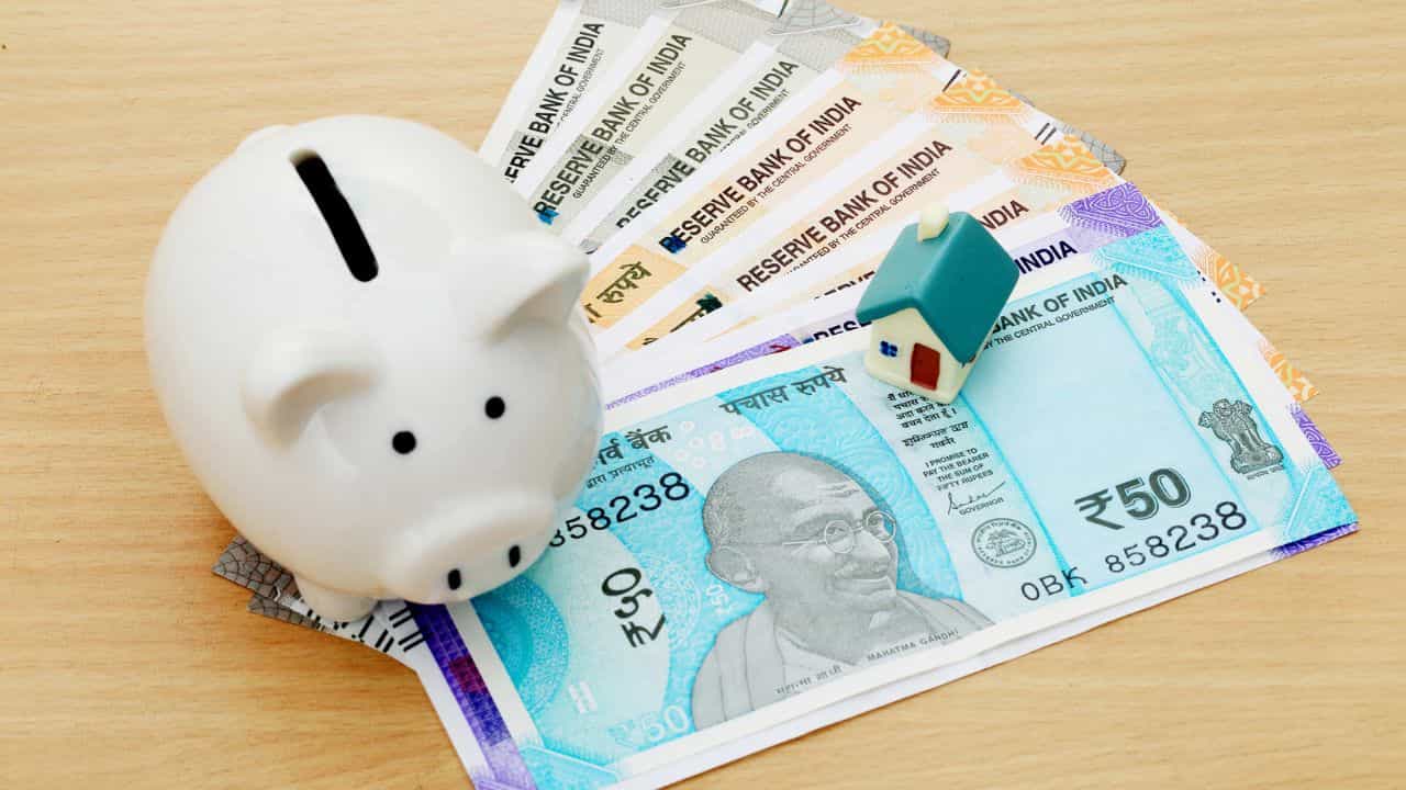 Micro Finance Loan: മൈക്രോഫിനാന്‍സ് വായ്പകളില്‍ കുരുങ്ങിയോ? കടക്കെണിയില്‍ പെടുംമുമ്പ് ഇവ അറിഞ്ഞുവെക്കാം