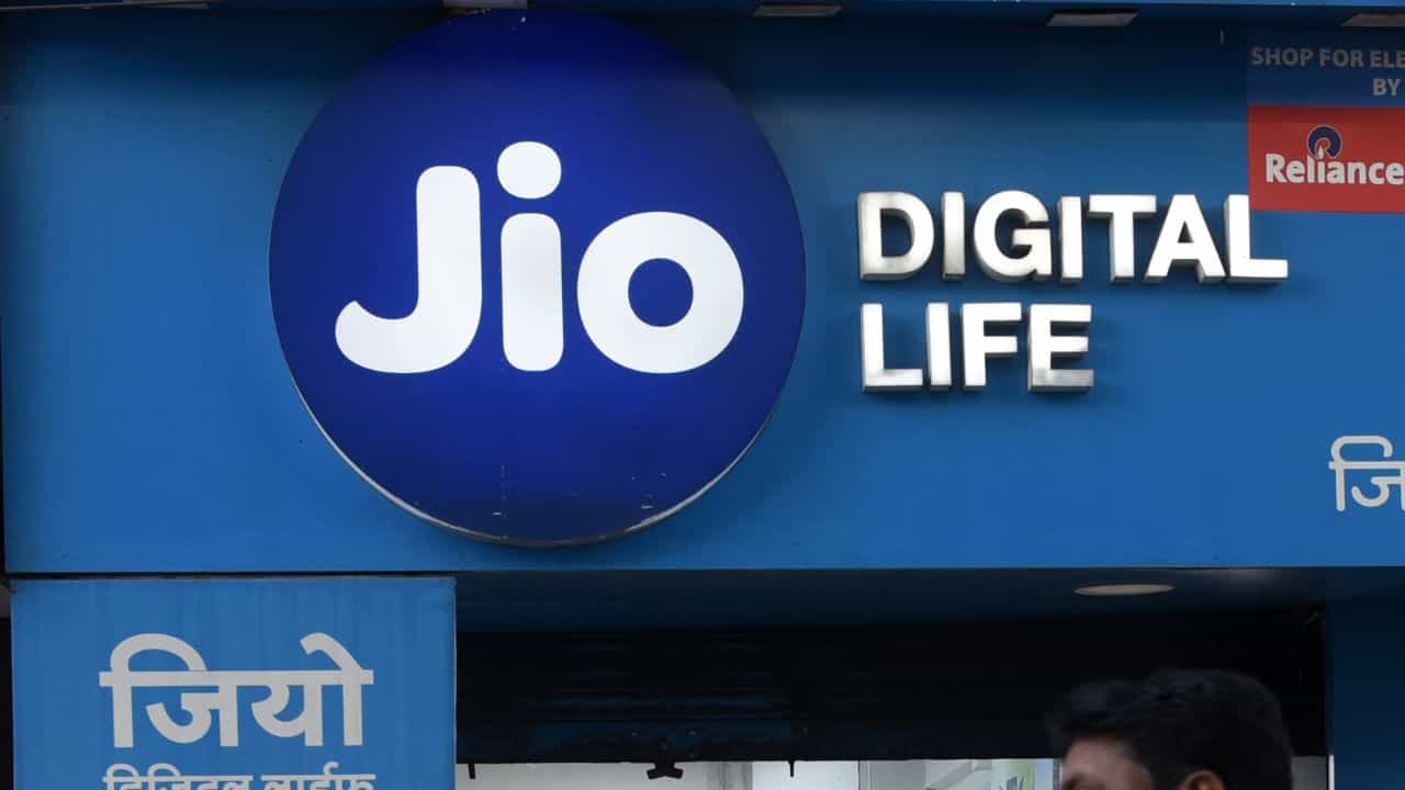 Jio Offers: ഓഫര് ഓഫര് ഓഫര്! ഏത് പ്ലാനെടുത്താലും ഫ്രീ! കടന്നുവരൂ കടന്നുവരൂ കടന്നുവരൂ; ദേ പിന്നേം ജിയോ Jio Offers: ഓഫര് ഓഫര് ഓഫര്! ഏത് പ്ലാനെടുത്താലും ഫ്രീ! കടന്നുവരൂ കടന്നുവരൂ കടന്നുവരൂ; ദേ പിന്നേം ജിയോ