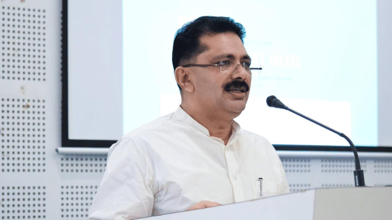 K T Jaleel: തിരഞ്ഞെടുപ്പിൽ മത്സരിക്കാനില്ല, ഉദ്യോഗസ്ഥരിലെ കള്ളനാണയങ്ങളെ തുറന്നുകാട്ടും; കെ ടി ജലീൽ K T Jaleel: തിരഞ്ഞെടുപ്പിൽ മത്സരിക്കാനില്ല, ഉദ്യോഗസ്ഥരിലെ കള്ളനാണയങ്ങളെ തുറന്നുകാട്ടും; കെ ടി ജലീൽ