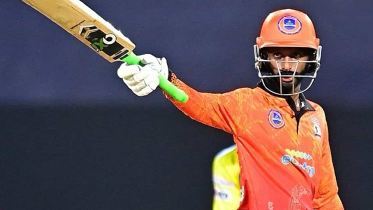 Kerala Cricket League : ലാസ്റ്റ് ബോൾ ത്രില്ലറിൽ കൊല്ലം; ആധികാരികമായി കാലിക്കറ്റ്: വിട്ടുകൊടുക്കാതെ ഒന്നും രണ്ടും സ്ഥാനക്കാർ
