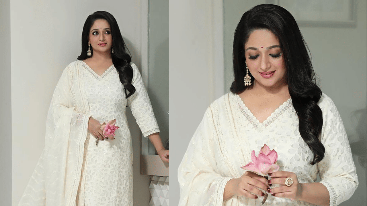 മലയാളികളുടെ എക്കാലത്തെയും പ്രിയ താരമാണ് കാവ്യമാധവൻ. ഇപ്പോഴിതാ 40-ാം പിറന്നാൾ ദിനത്തിൽ സോഷ്യൽ മീഡിയയിൽ മനോഹരമായ കുറിപ്പ് പങ്കുവെച്ചിരിക്കുകയാണ് നടി കാവ്യ മാധവൻ. വെള്ള നിറത്തിലുള്ള സൽവാർ സ്യൂട്ട്‌ധരിച്ച്, കൈയിലൊരു താമരയും പിടിച്ചുള്ള ചിത്രവും കുറിപ്പിനൊപ്പം കാവ്യ ഇൻസ്റ്റഗ്രാമിൽ പോസ്റ്റ് പങ്കുവച്ചിട്ടുണ്ട്.(Image Credits: Instagram)

