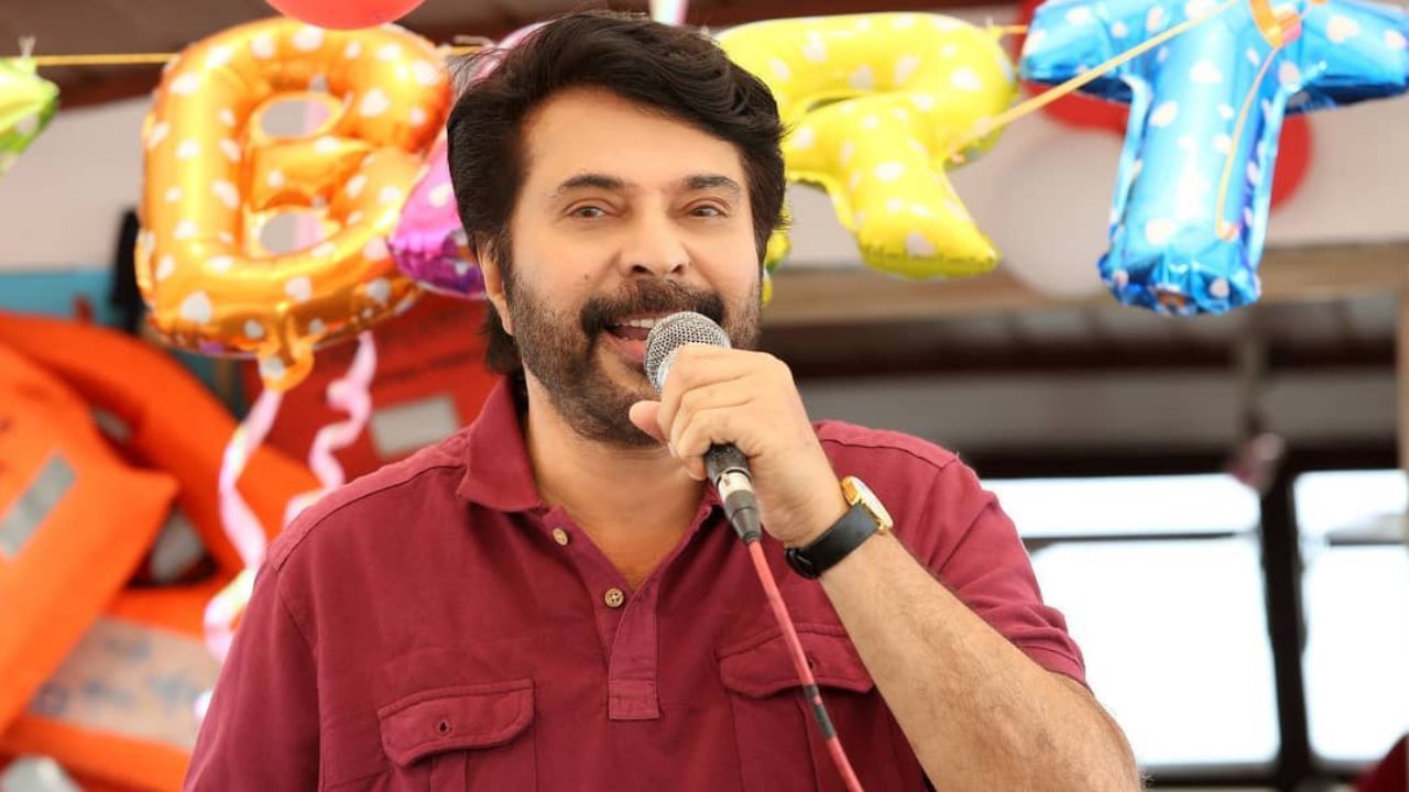 മറ്റൊരു ഇന്ഡസ്ട്രിക്കും സ്വന്തമാക്കാന് സാധിക്കാത്ത അല്ലെങ്കില് അവകാശപ്പെടാനില്ലാത്ത നേട്ടമാണ് കഴിഞ്ഞ കുറച്ചുനാളുകളില് മമ്മൂട്ടി സ്വന്തമാക്കിയത്. താനോ തന്നിലെ പ്രതിഭയോ എങ്ങും പോയിട്ടില്ലെന്ന് അദ്ദേഹം തെളിയിച്ചുകൊണ്ടേയിരിക്കുന്നു. (Image Credits: Instagram)