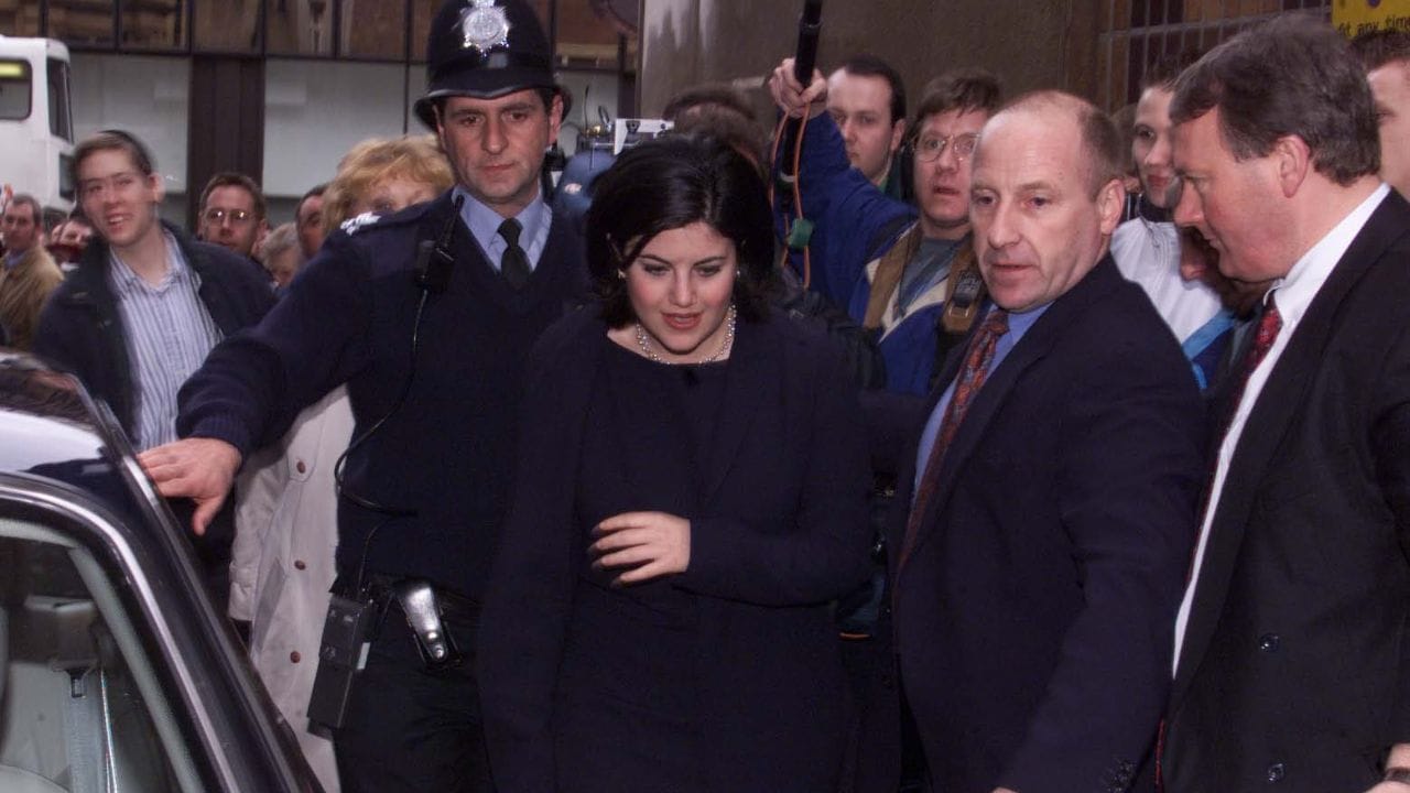 എന്നാല്‍ ഈ സംഭവങ്ങള്‍ക്കെല്ലാം ശേഷം ക്രൂരമായ സാമൂഹിക ആക്രമണങ്ങള്‍ക്ക് വിധേയമായ മോണിക്ക പിന്നീട് അമേരിക്ക വിട്ട് ലണ്ടനിലേക്ക് ചേക്കേറി. അവിടെ പഠനം പൂര്‍ത്തിയാക്കിയ ശേഷം സാമൂഹിക പ്രവര്‍ത്തനങ്ങളില്‍ സജീവമായി. (Image Credits: Getty Images)