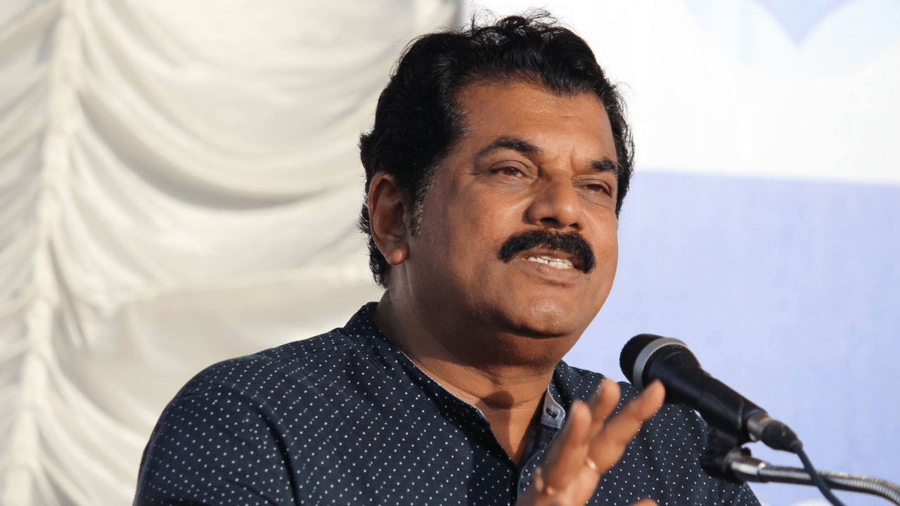 Mukesh: മുകേഷിനെതിരായ കുരുക്ക് മുറകുന്നു; 13 വർഷം മുൻപ് നക്ഷത്ര ഹോട്ടലിൽ വെച്ച് മോശമായി പെരുമാറിയതായി ആരോപണം Mukesh: മുകേഷിനെതിരായ കുരുക്ക് മുറകുന്നു; 13 വർഷം മുൻപ് നക്ഷത്ര ഹോട്ടലിൽ വെച്ച് മോശമായി പെരുമാറിയതായി ആരോപണം
