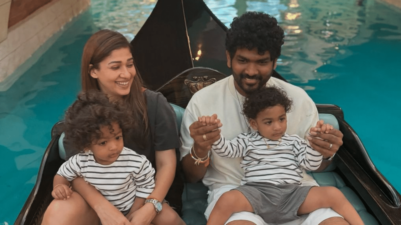 വിഘ്നേശ് ശിവൻ സംവിധാനം ചെയ്ത 'നാനും റൗഡി താൻ' എന്ന ചിത്രത്തിലെ നായികയായിരുന്നു നയൻതാര. ചിത്രത്തിന്റെ സെറ്റിൽ വെച്ചാണ് ഇരുവരും പരിചയപ്പെടുന്നത്. പിന്നീട് ആ സൗഹൃദം പ്രണയത്തിലേക്ക് വഴിയൊരുക്കി. 2022 ജൂൺ മാസത്തിലാണ് ഇരുവരും വിവാഹം ചെയ്യുന്നത്. 2022 ഒക്ടോബറിൽ ദമ്പതികൾക്ക് ഇരട്ട കുട്ടികൾ ജനിച്ചു. അവർക്ക് ഉയിർ, ഉലകം എന്ന് പേരുകളും നൽകി. (Image Credits: Nayanthara Instagram)