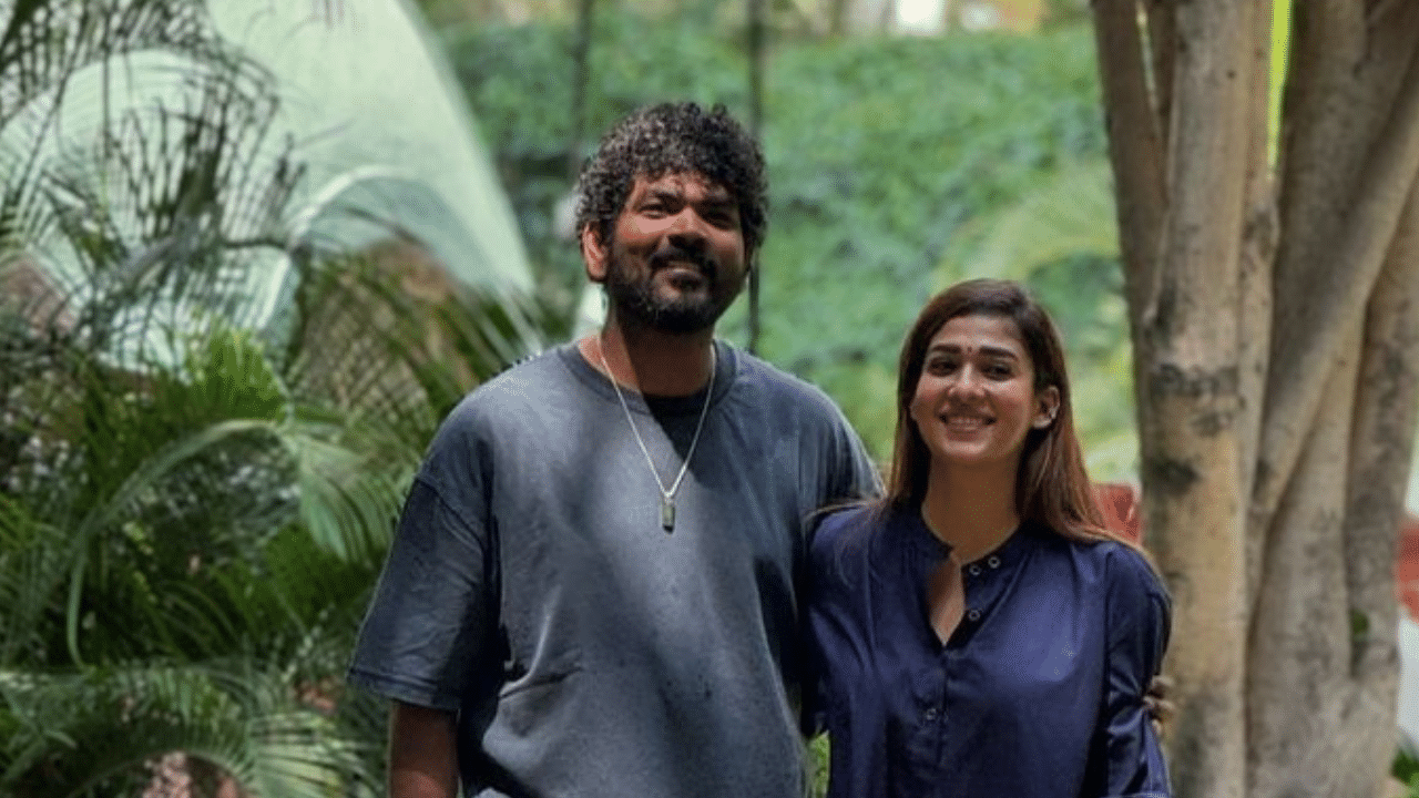 വിഘ്നേശ് ശിവന്റെ സംവിധാനത്തിൽ ഒരുങ്ങുന്ന പുതിയ ചിത്രം 'ലവ് ഇൻഷുറൻസ് കമ്പനി' ഒക്ടോബറിൽ തീയേറ്ററുകളിലെത്തും. പ്രദീപ് രംഗനാഥൻ നായകനാകുന്ന ചിത്രത്തിൽ കൃതി ഷെട്ടിയാണ് നായിക. സയൻസ് ഫിക്ഷൻ- റൊമാന്റിക് കോമഡി വിഭാഗത്തിൽപ്പെടുന്ന ചിത്രം റൗഡി പിക്ചേഴ്സും സെവൻ സ്ക്രീൻ സ്റ്റുഡിയോയും ചേർന്നാണ് നിർമിക്കുന്നത്. (Image Credits: Nayanthara Instagram)