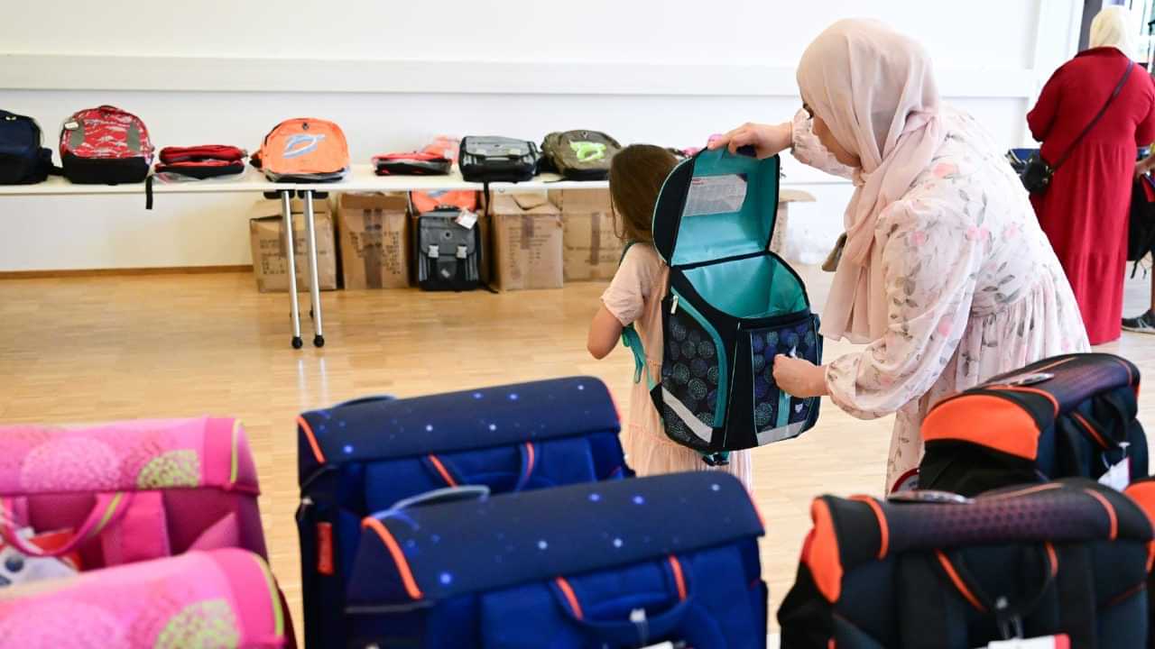 UAE School Bags : യുഎഇയിലെ സ്കൂൾ ബാഗുകളുടെ ഭാരം താങ്ങാനാവുന്നില്ല; പരാതിയുമായി വിദ്യാർത്ഥികളുടെ മാതാപിതാക്കൾ