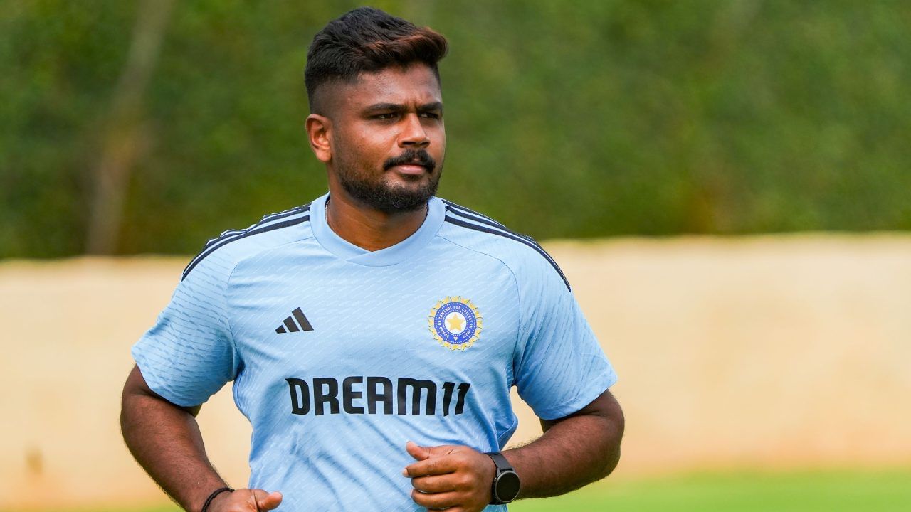 Sanju Samson : സഞ്ജു സാംസണ് ഫുട്ബോളും വശമുണ്ടോ?; താരം മലപ്പുറം എഫ്സിയുടെ സഹ ഉടമയാവുമെന്ന് അഭ്യൂഹങ്ങൾ Sanju Samson : സഞ്ജു സാംസണ് ഫുട്ബോളും വശമുണ്ടോ?; താരം മലപ്പുറം എഫ്സിയുടെ സഹ ഉടമയാവുമെന്ന് അഭ്യൂഹങ്ങൾ