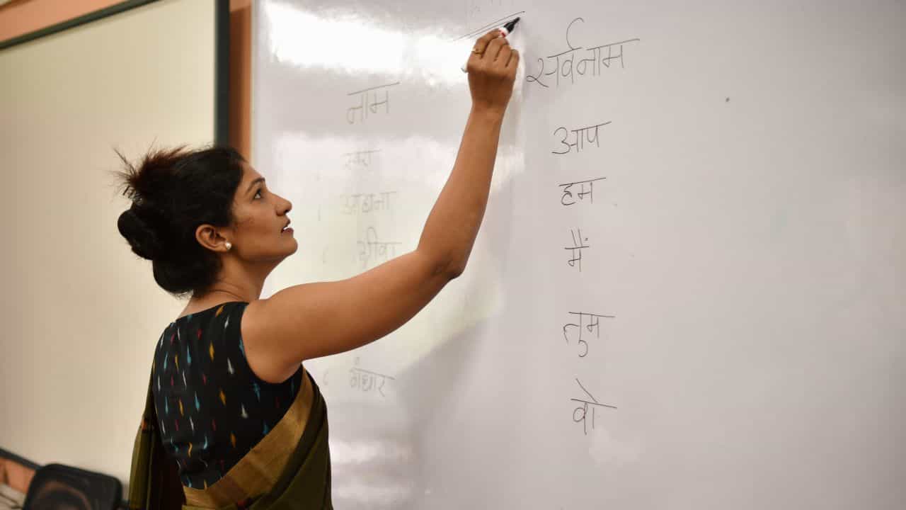 SET Exam 2025: അധ്യാപനമല്ലേ ലക്ഷ്യം? സെറ്റിന് അപേക്ഷിക്കാന് മറക്കേണ്ട, അവസാന തീയതി... SET Exam 2025: അധ്യാപനമല്ലേ ലക്ഷ്യം? സെറ്റിന് അപേക്ഷിക്കാന് മറക്കേണ്ട, അവസാന തീയതി...