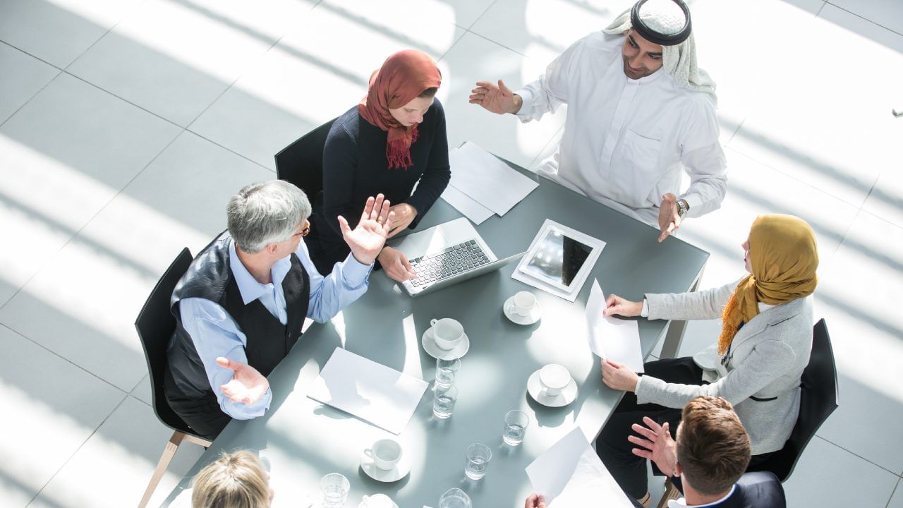 UAE Private Companies : സ്വകാര്യ കമ്പനികളുടെ ഡയറക്ടർ ബോർഡിൽ ചുരുങ്ങിയത് ഒരു വനിതാ അംഗം; നിർദ്ദേശവുമായി യുഎഇ സാമ്പത്തിക മന്ത്രാലയം UAE Private Companies : സ്വകാര്യ കമ്പനികളുടെ ഡയറക്ടർ ബോർഡിൽ ചുരുങ്ങിയത് ഒരു വനിതാ അംഗം; നിർദ്ദേശവുമായി യുഎഇ സാമ്പത്തിക മന്ത്രാലയം