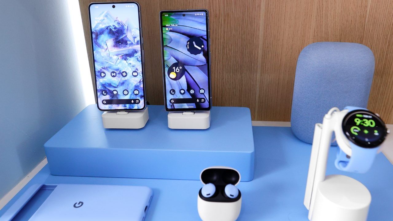 ഗൂഗിളിൻ്റെ വെയർ ഒഎസ് വാച്ചുകളിലും ഒരു പുതിയ ഫീച്ചർ ലഭിക്കും. ഡിവൈസിൽ ഓഫ്‌ലൈൻ ഗൂഗിൾ മാപ്പ് ഡൗൺലോഡ് ചെയ്യാനും ഉപയോഗിക്കാനും പുതിയ ഫീച്ചറിൽ സാധിക്കും. വെയർ ഒഎസിലെ ഓൺലൈൻ ഗൂഗിൾ മാപ്പിലും ചില പുതിയ ഫീച്ചറുകൾ ഉൾപ്പെടുത്തിയിട്ടുണ്ട്. (Image Courtesy - Joan Cros/NurPhoto via Getty Images)