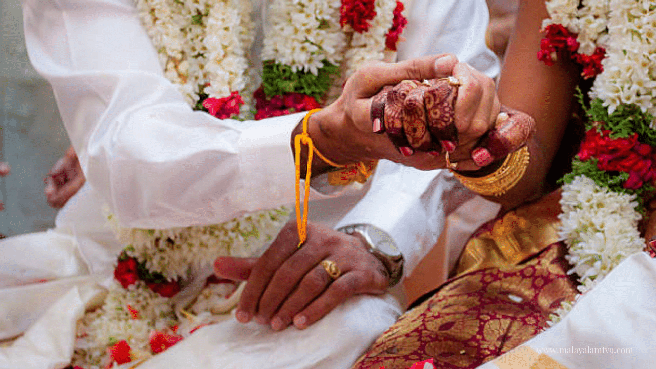 Clash During Wedding Reception: അല്പം മൂസിക്ക് ആവാം... വധുവിന്റെ വീട്ടുകാർ വന്ന ബസ്സിൽ പാട്ട് ഇട്ടു, ദേ പിന്നെ അടിയോട് അടി