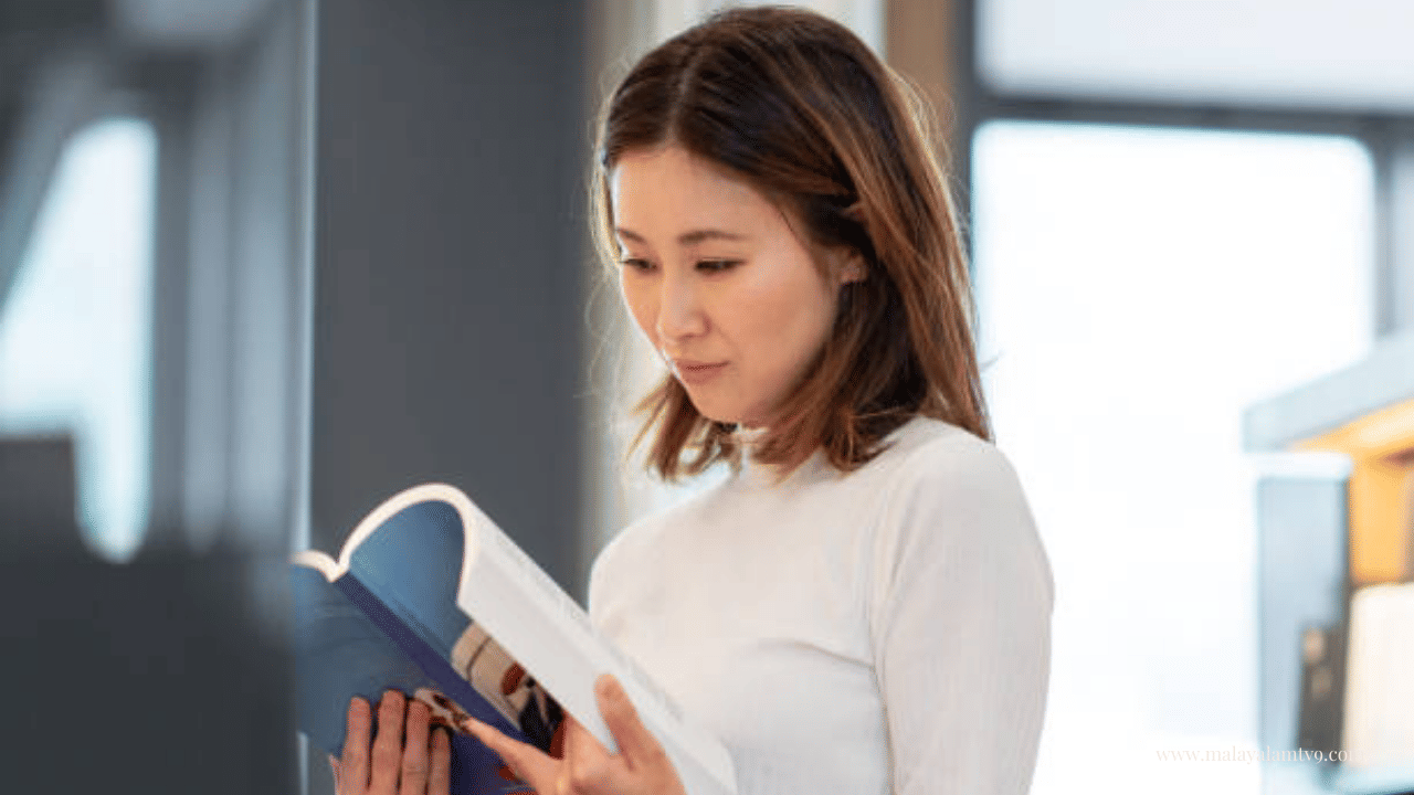 സെപ്റ്റംബർ എട്ട് ലോക സാക്ഷരതാ ദിനമായി ആചരിക്കാൻ 1965 ലാണ് യുനെസ്കോ തീരുമാനിച്ചത്. പിന്നീട് 1965 മുതൽ എല്ലാ വർഷവും ആ ദിനം യുനെസ്കോയുടെ ആഭിമുഖ്യത്തിൽ സാക്ഷരതാ ദിനമായി ആചരിക്കാൻ തുടങ്ങി. ലോകത്തെ എല്ലാ ജനങ്ങളും സാക്ഷരരാകേണ്ടതിന്റെ ആവശ്യവും പ്രാധാന്യവും അടിവരയിട്ട് ഉറപ്പിക്കുകയെന്നതാണ് ഈ ദിവസം ലക്ഷ്യംവയ്ക്കുന്നത്. (Image Credits: Gettyimages)