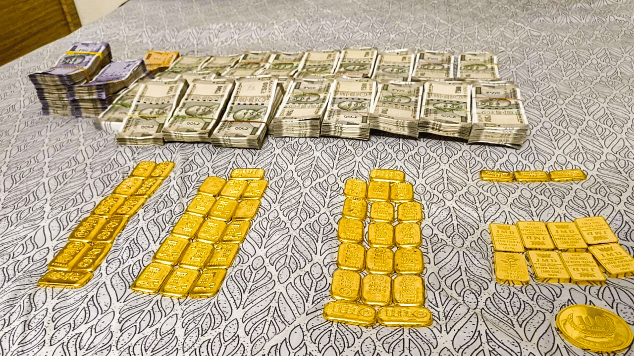 റെയ്ഡുകളിലോ മറ്റോ ആഭരണങ്ങളോ സ്വർണമോ കണ്ടെത്തിയാൽ പരിധിയിൽ താഴെയാണെങ്കിൽ, അത് കണ്ടുകെട്ടാൻ അധികാരികൾക്ക് കഴിയില്ലെന്ന് സർക്കാർ ചട്ടങ്ങൾ അനുശാസിക്കുന്നു. 	(ഫോട്ടോ - jayk7/ Getty Images Creative)