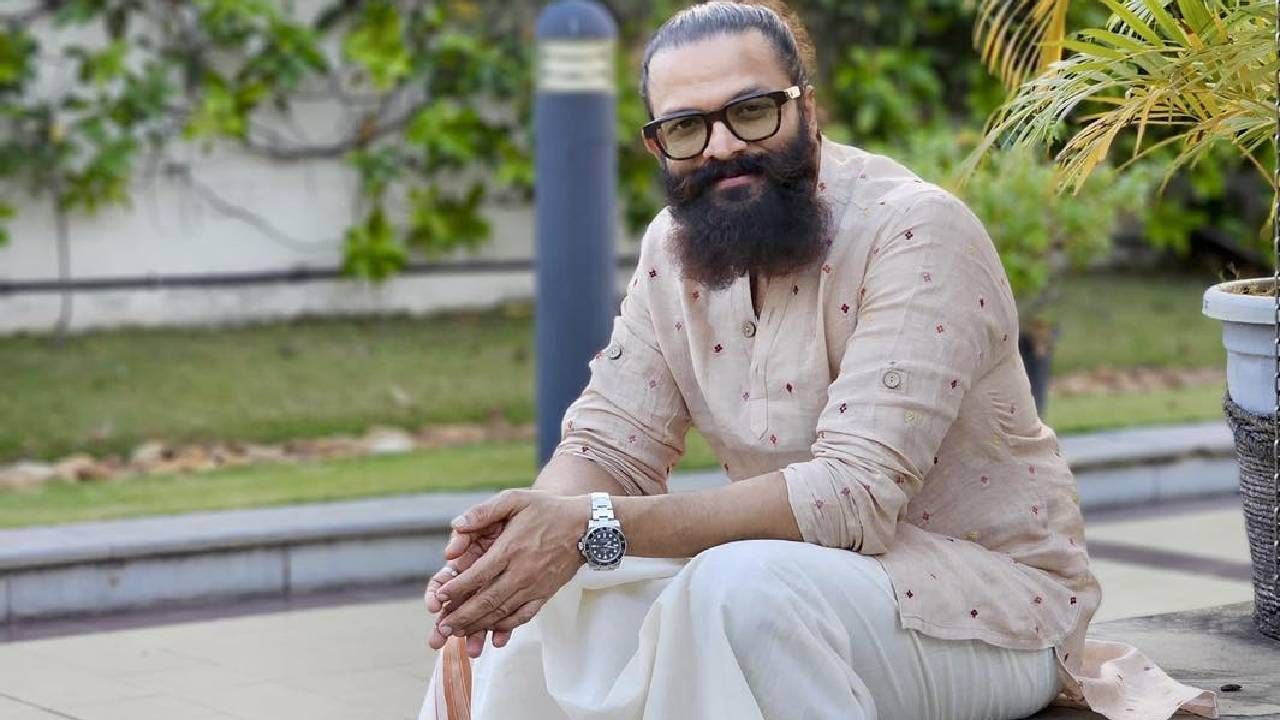 Jayasurya: ജയസൂര്യ 18 ന് വിദേശത്ത് നിന്ന് മടങ്ങിയെത്തും; ഹൈക്കോടതിയില് മുന്കൂര് ജാമ്യ ഹര്ജി നല്കി Jayasurya: ജയസൂര്യ 18 ന് വിദേശത്ത് നിന്ന് മടങ്ങിയെത്തും; ഹൈക്കോടതിയില് മുന്കൂര് ജാമ്യ ഹര്ജി നല്കി