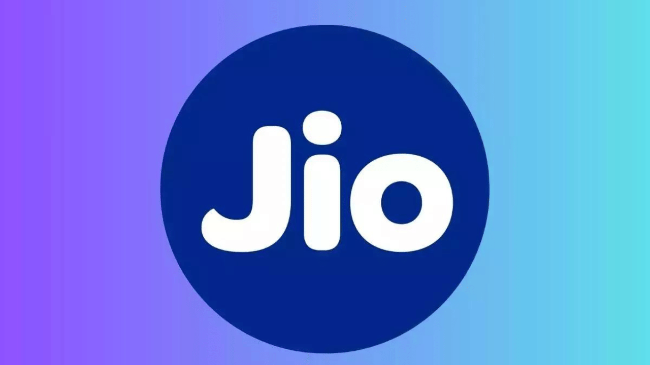 ഓഫർ ക്രെഡിറ്റാകുന്നത് കൂപ്പൺ വഴിയാണ്. റിലയൻസ് ജിയോ വരിക്കാർക്ക് നവംബർ മുതൽ കൂപ്പൺ ‍ലഭിക്കും. 2025 ഒക്ടോബർ വരെയാണ് ഈ ഓഫർ ക്രെഡിറ്റ് ആയി കൊണ്ടിരിക്കുന്നത്. ഇങ്ങനെ 12 കൂപ്പണുകൾ ലഭിക്കും. (Image Credits: Social Media)

