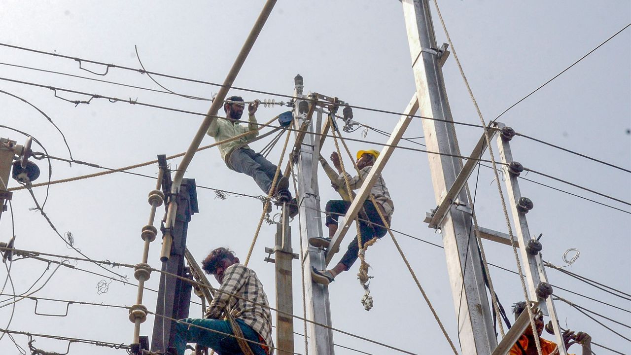 Power Cut: വൈദ്യുതി ഉപയോഗം കുറച്ചോളൂ; ഇന്ന് ഈ സമയത്ത് കറന്റ് പോകുമെന്ന് കെഎസ്ഇബി