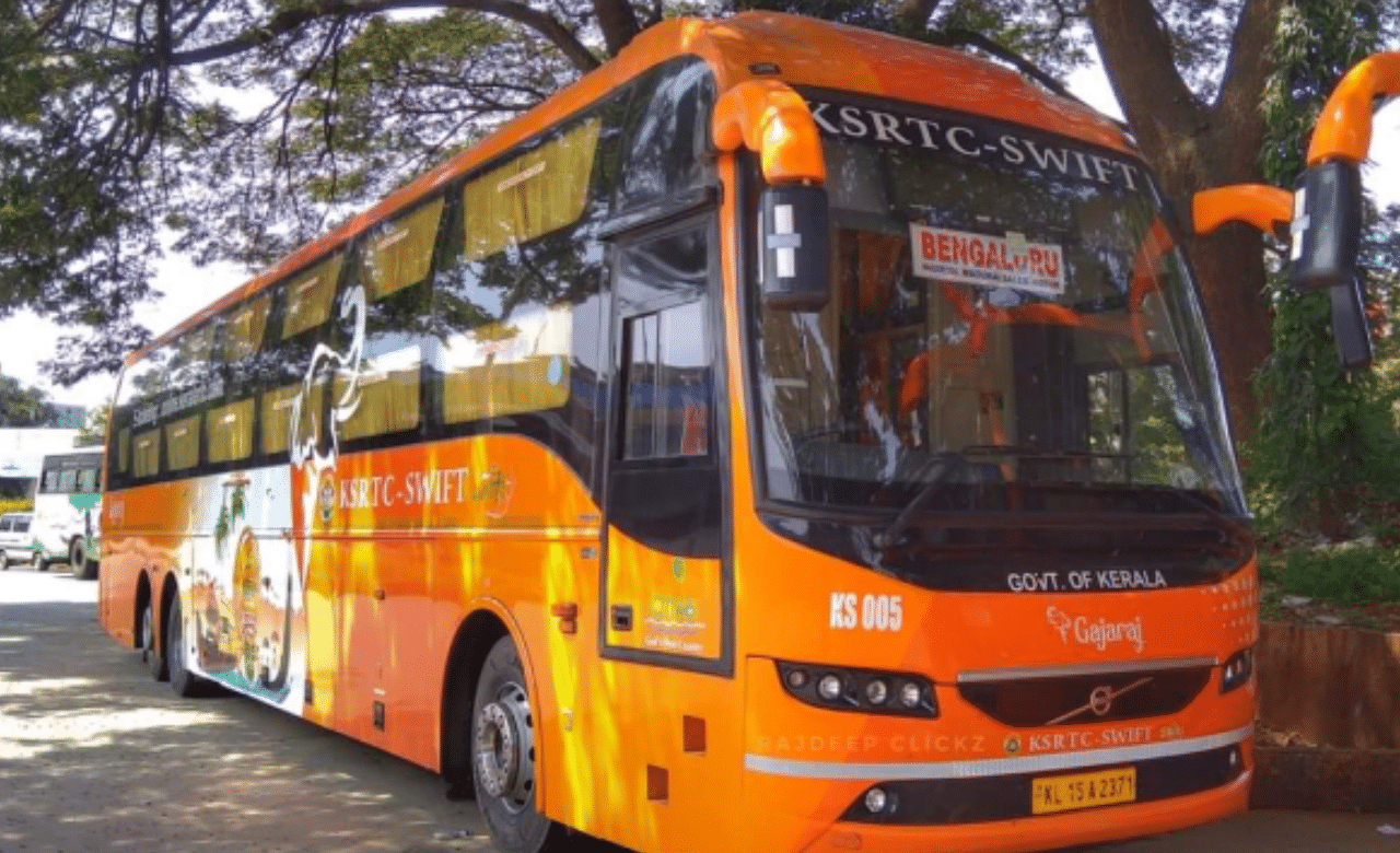 Pooja Holidays: കഴുത്തറുപ്പൻ നിരക്കുമായി സ്വകാര്യ ബസുകൾ; ബെംഗൂരുവിൽ നിന്ന് അധിക സർവ്വീസ് നടത്താനൊരുങ്ങി കെഎസ്ആർടിസി Pooja Holidays: കഴുത്തറുപ്പൻ നിരക്കുമായി സ്വകാര്യ ബസുകൾ; ബെംഗൂരുവിൽ നിന്ന് അധിക സർവ്വീസ് നടത്താനൊരുങ്ങി കെഎസ്ആർടിസി