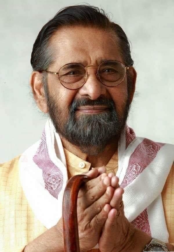 ഇന്നും മലയാളികൾക്കും പരീക്കുട്ടി ഹീറോയാണ്.  1962-ലാണ് മാധവൻ നായർ എന്ന മധു മലയാള സിനിമയിൽ അരങ്ങേറ്റം കുറിച്ചത്. പ്രേംനസീറും സത്യനുമൊക്കെ തിളങ്ങി നിൽക്കുന്ന സമയത്തായിരുന്നു മധുവിന്റെ രം​ഗപ്രവേശനം. മൂന്ന് പതിറ്റാണ്ട് കാലത്തോളം മലയാള സിനിമയിൽ നായകവേഷത്തിലും അല്ലാതയെും മധു തിളങ്ങി. (image credits:facebook)