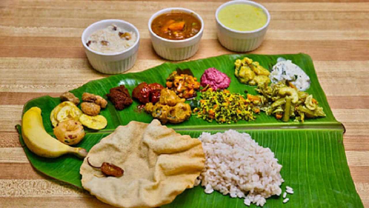 Onam 2024: നാട്ടിലെത്താൻ കഴിഞ്ഞില്ലെങ്കിലും സദ്യ വിട്ടൊരു കളിയില്ല; 25 കൂട്ടം വിഭവങ്ങളുമായി ബെംഗളൂരുവില്‍ ഹോട്ടലുകള്‍ റെഡി