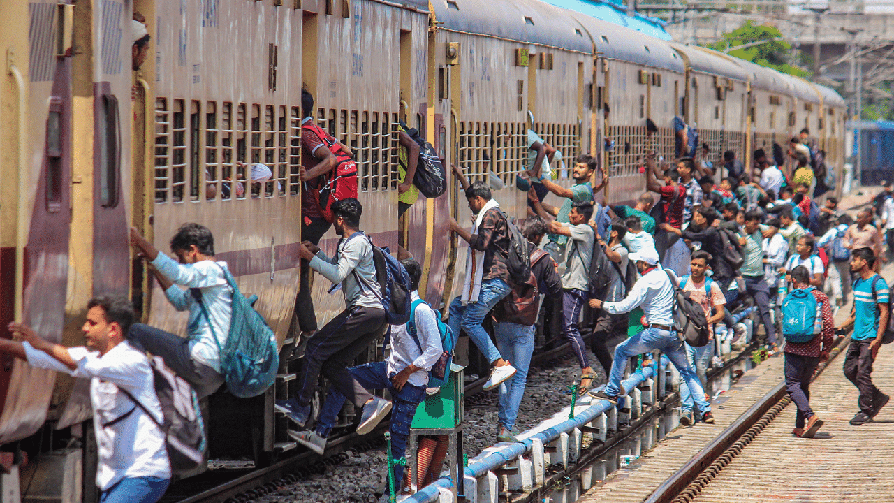 Pooja Holiday Special Train :പൂജ അവധിക്ക് നാട്ടിലെത്താൻ മലയാളികൾ ബുദ്ധിമുട്ടും, സ്പെഷൽ ട്രെയിൻ ഇല്ല