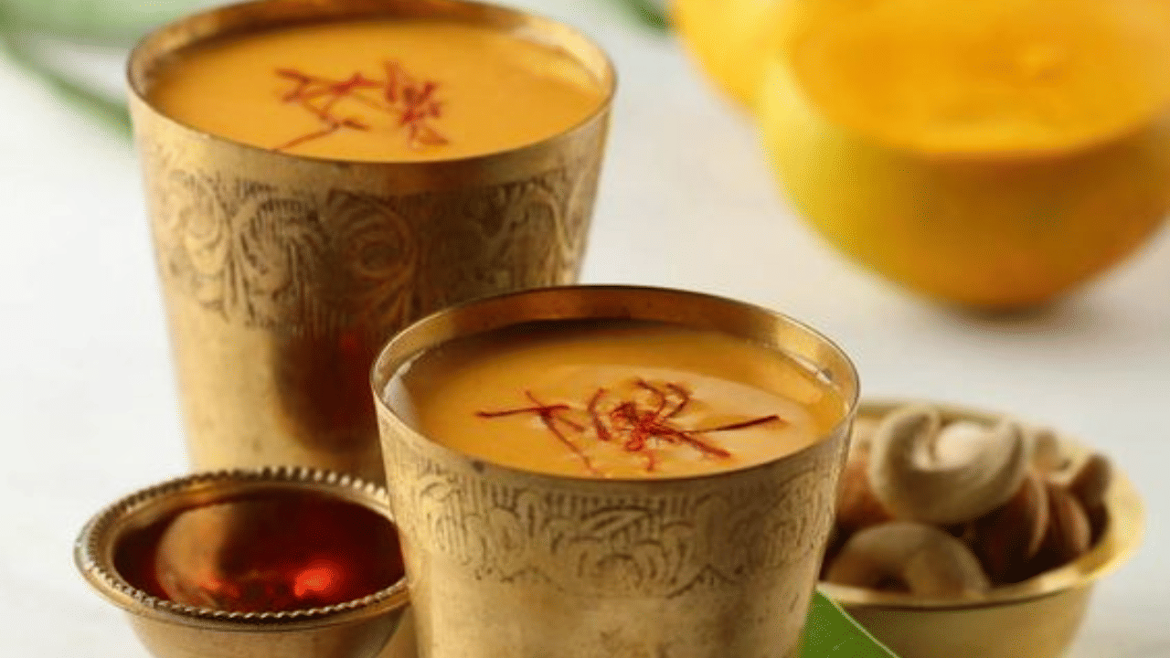 ഇതിലേക്ക് ചക്കക്കുരു ഉടച്ചതും ചേർത്ത് വഴറ്റിയെടുക്കുക. അതിനുശേഷം പാൽ ചേർത്ത് ചെറിയ തീയിൽ തിളപ്പിച്ച് കുറുക്കുക. ഏലക്കാപ്പൊടിയും ചേർത്ത് അടുപ്പിൽ നിന്നും വാങ്ങാം.  ഫോട്ടോ - pinterest