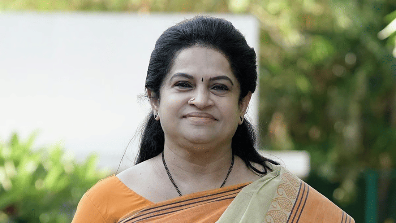 Congress power group: കോൺഗ്രസിലെ പവർ ഗ്രൂപ്പിനെതിരെ കൂടുതൽ പേർ രംഗത്തുവരും - പത്മജ Congress power group: കോൺഗ്രസിലെ പവർ ഗ്രൂപ്പിനെതിരെ കൂടുതൽ പേർ രംഗത്തുവരും - പത്മജ