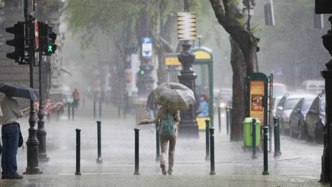 Kerala Rain Alert: അതിതീവ്രന്യൂനമർദ്ധത്തിനു സാദ്ധ്യത; മധ്യ വടക്കൻ ജില്ലകളിൽ ശക്തമായ മഴ; ആറ് ജില്ലകളിൽ യെല്ലോ അലർട്ട്