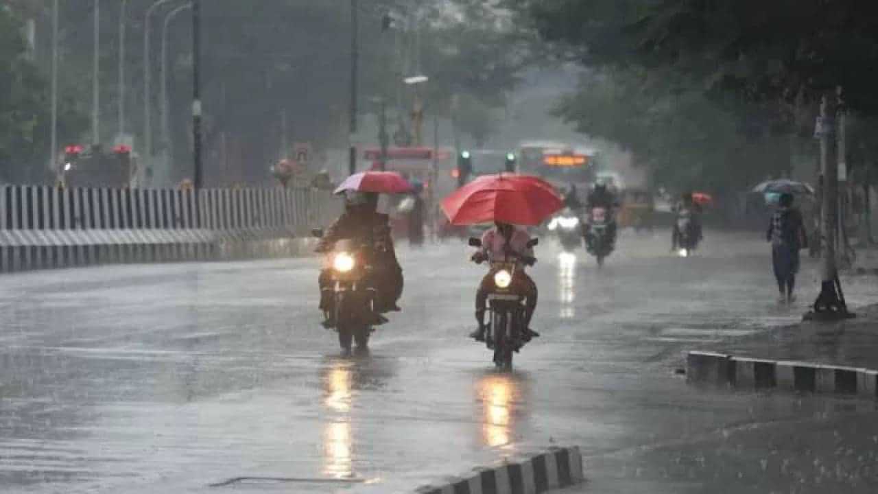 Kerala Rain Alert: തീവ്ര ന്യുനമര്‍ദ്ദം; അസ്‌ന ചുഴലിക്കാറ്റ്; സംസ്ഥാനത്ത് മഴ തുടരും; വടക്കന്‍ ജില്ലകളില്‍ ശക്തമായ മഴ