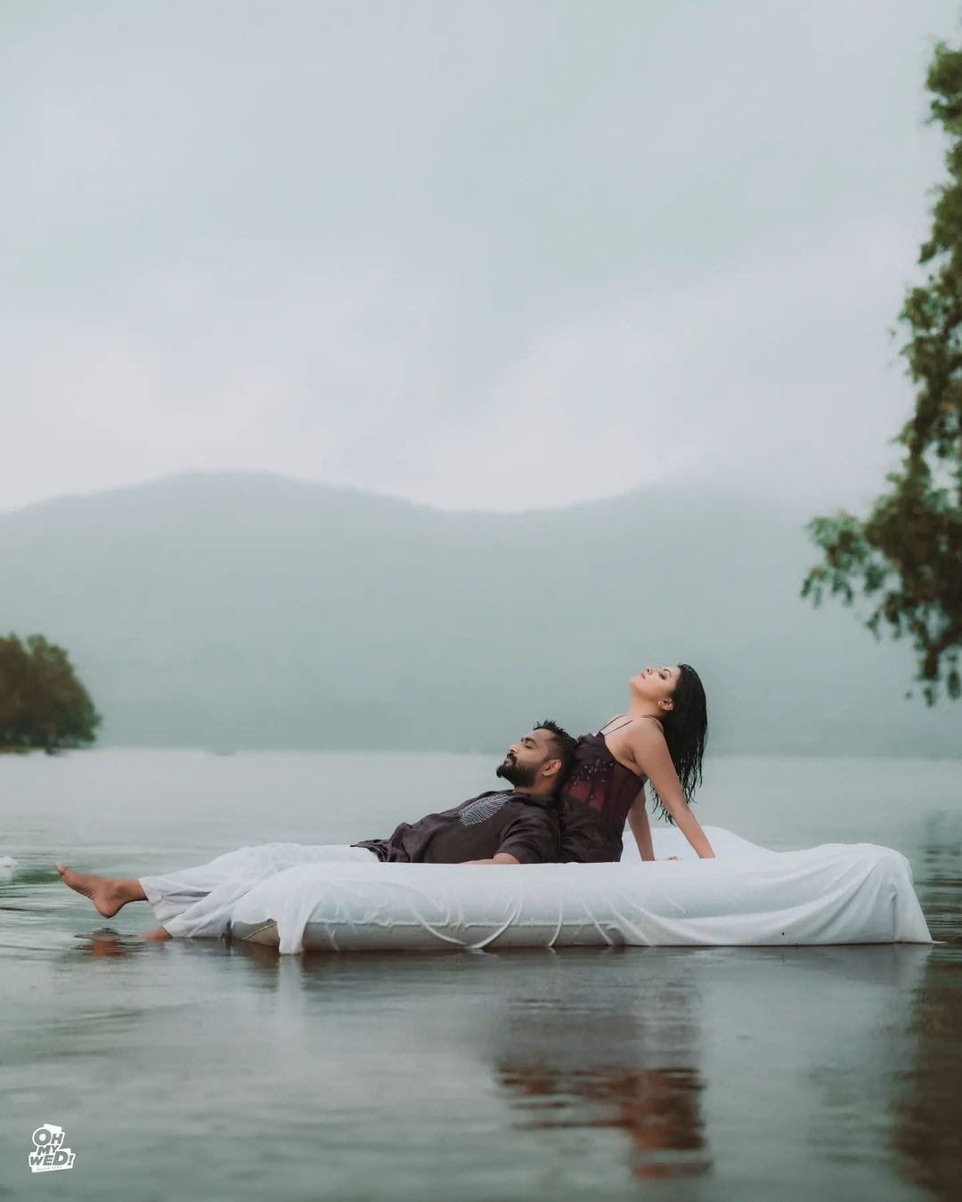 സംവിധായകൻ, തിരക്കഥാകൃത്ത് എന്നീ നിലകളിൽ ശ്രദ്ധേയനാണ് രാഹുൽ. 2019ൽ പുറത്തിറങ്ങിയ ജീം ബൂം ബാ ആണ് ആദ്യമായി സംവിധാനം ചെയ്ത ചിത്രം. രാഹുലിന്റെ അടുത്ത സിനിമയിൽ സുരേഷ് ഗോപിയാണ് നായകൻ.ശ്രീവിദ്യ മുല്ലച്ചേരിയും രാഹുൽ രാമചന്ദ്രനും (കടപ്പാട്: ഇൻസ്റ്റാ​ഗ്രാം)
