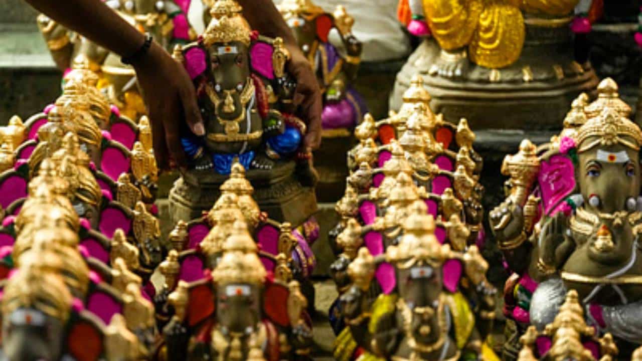 Ganesh Chaturthi 2024: ഗണേശനെ മനസറിഞ്ഞ് പ്രാര്ത്ഥിച്ച് വിനായക ചതുര്ഥി ആഘേഷിക്കാം, ഒപ്പം ആശംസകളും നേരാം Ganesh Chaturthi 2024: ഗണേശനെ മനസറിഞ്ഞ് പ്രാര്ത്ഥിച്ച് വിനായക ചതുര്ഥി ആഘേഷിക്കാം, ഒപ്പം ആശംസകളും നേരാം