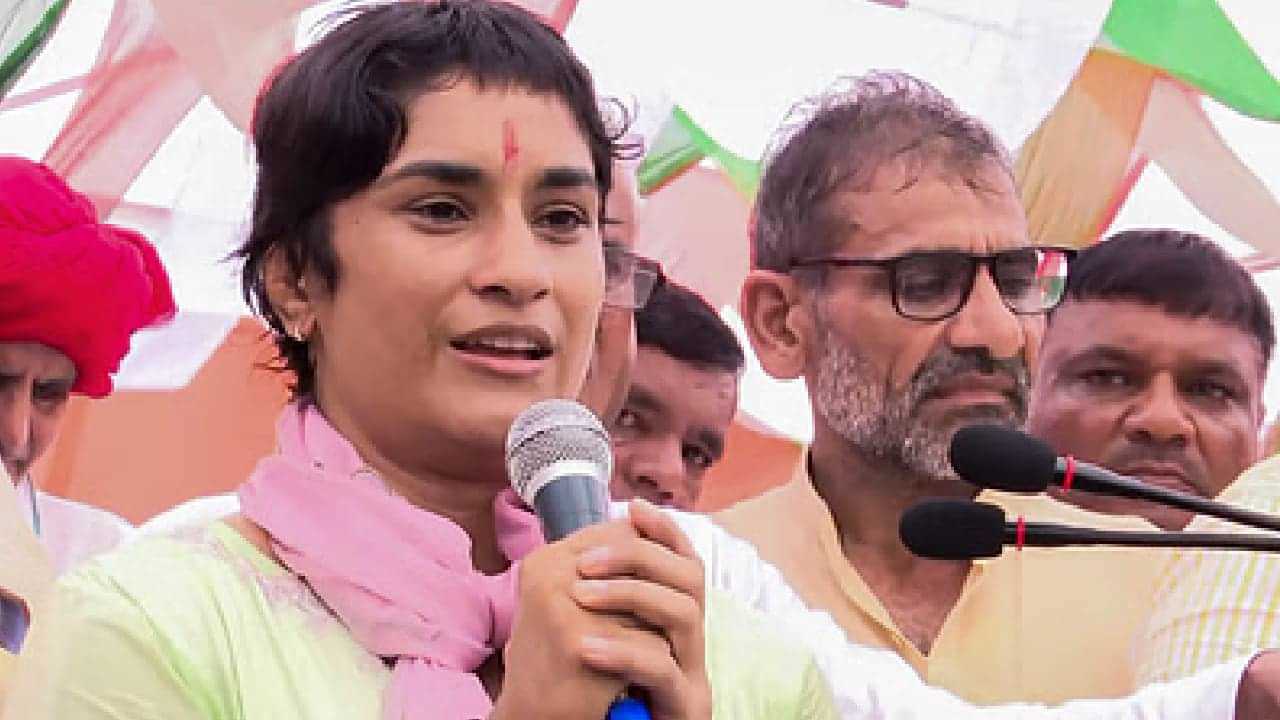 Vinesh Phogat: ജനങ്ങൾ വളരെ ആവേശത്തിലാണ്; ധൈര്യം പകർന്നത് പ്രിയങ്ക ഗാന്ധിയിരുന്നു;  പ്രചാരണത്തിന് തുടക്കമിട്ട് വിനേഷ് ഫോഗട്ട്