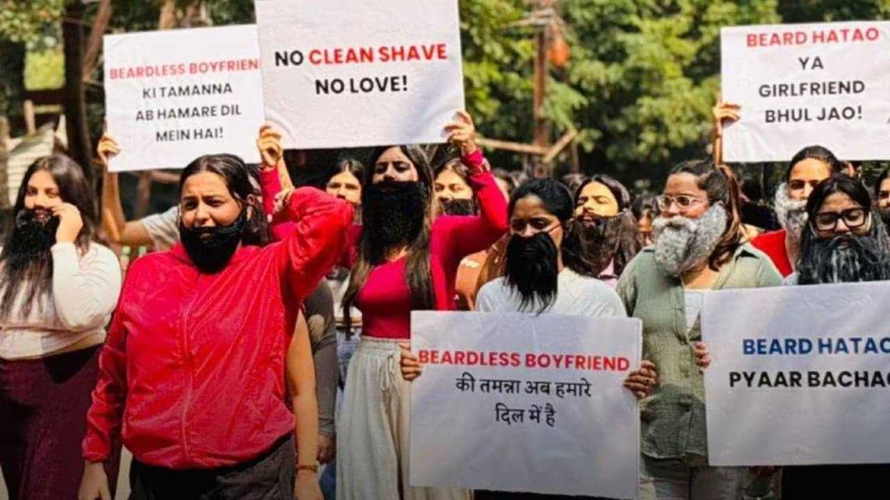 ‘No Clean Shave, No Love’: താടി ഉണ്ടെങ്കിൽ പ്രണയമില്ല; താടിക്കാരെ വേണ്ട, ക്ലീൻ ഷെവ് ചെയ്ത കാമുകന്മാരെയാണ് ആവശ്യം; പ്ലക്കാർഡുമായി തെരുവിലിറങ്ങി സ്ത്രീകൾ