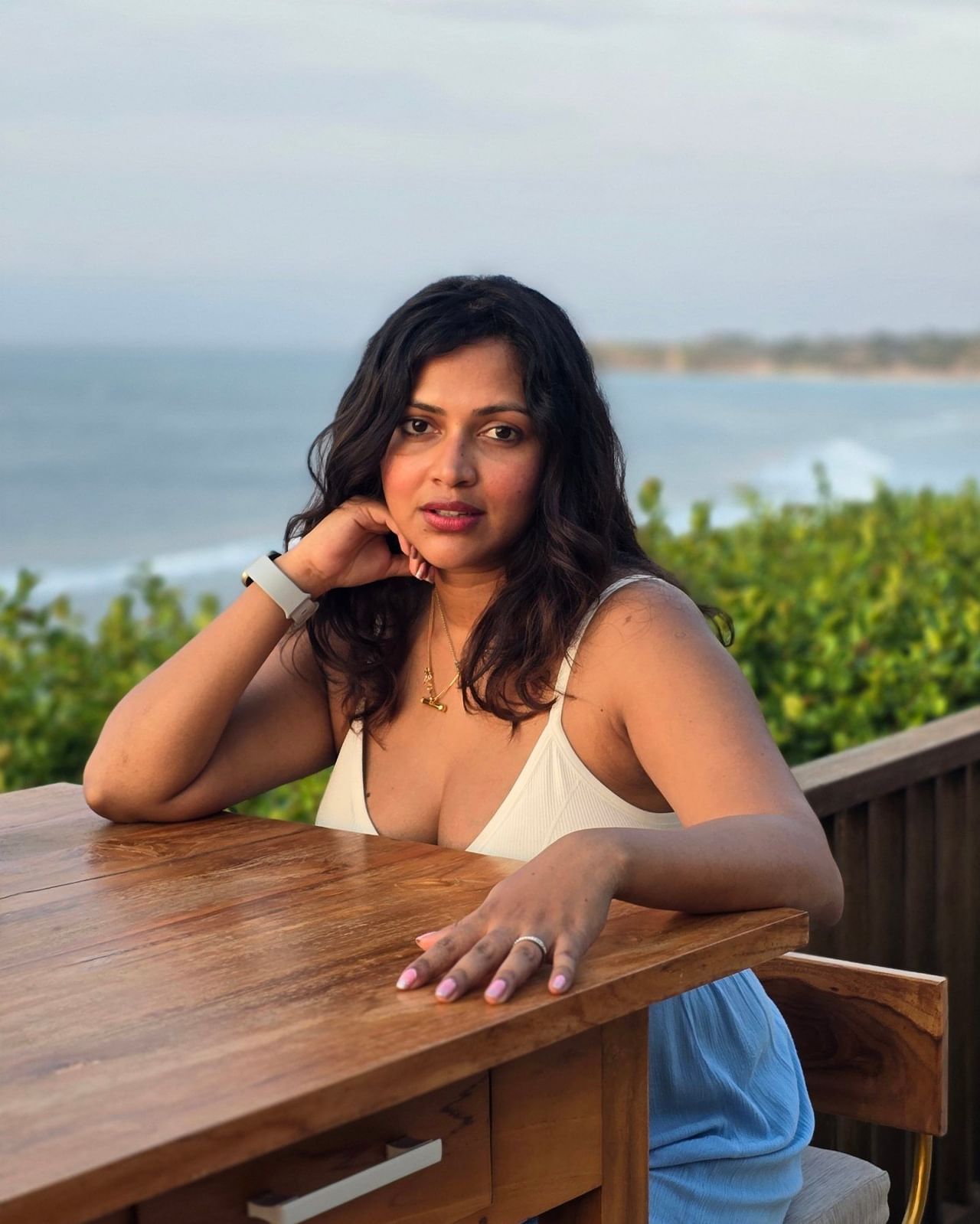 അടുത്തിടെയാണ് അമല പോൾ രണ്ടാമത് വിവാഹിതയാകുന്നതും ഒരു കുഞ്ഞിന് ജന്മം നൽകുന്നതും. ടൂറിസം മേഖലയിൽ പ്രവർത്തിക്കുന്ന ജഗദ് ദേശായിയാണ് അമലയുടെ ഭർത്താവ്. ഇരുവർക്കും ജനിച്ച് പെൺകുഞ്ഞിന് ഇളൈ എന്നാണ് പേരിട്ടിരിക്കുന്നത്. (Image Courtesy : Amala Paul Instagram)
