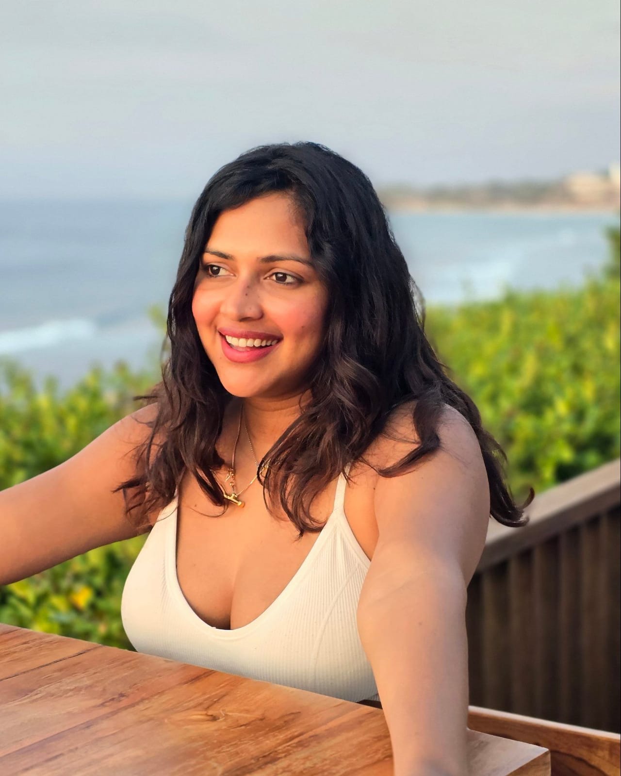 മലയാളികൾക്ക് ഏറെ പ്രിയപ്പെട്ട നടിയാണ് അമല പോൾ. മലയാള സിനിമയിലൂടെ തെന്നിന്ത്യയിലേക്ക് പ്രവേശിച്ച് തൻ്റേതായ ഒരു ഇടം നേടിയെടുത്താണ് താരവും കൂടിയാണ് അമല പോൾ.  (Image Courtesy : Amala Paul Instagram)