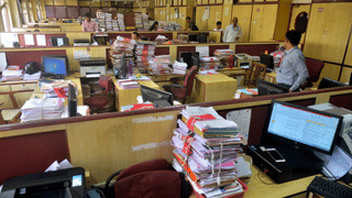 MT Vasudevan Nair: എംടിയുടെ വീട്ടിൽ കവർച്ച: 26 പവൻ സ്വർണം മോഷണം പോയി