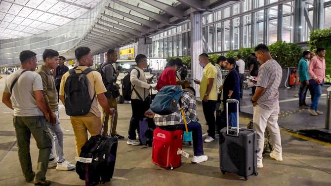 കേരളത്തിലെ വിമാനത്താവളങ്ങളിലടക്കം പരിശോധന കർശനമാക്കി കേരളത്തിലെ വിമാനത്താവളങ്ങളിലടക്കം പരിശോധന കർശനമാക്കി