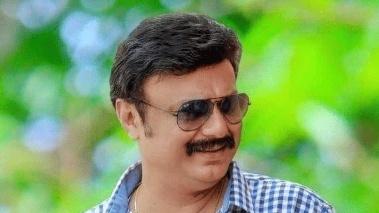 Baiju santhosh: കഴിഞ്ഞ ഞായറാഴ്ച ശരിക്കുമുള്ള പോലീസ് ജീപ്പിൽ, ഈ ഞായറാഴ്ചയും ഷൂട്ടിങ്ങിനു പോലീസ് ജീപ്പിൽ - ബൈജു സന്തോഷ് Baiju santhosh: കഴിഞ്ഞ ഞായറാഴ്ച ശരിക്കുമുള്ള പോലീസ് ജീപ്പിൽ, ഈ ഞായറാഴ്ചയും ഷൂട്ടിങ്ങിനു പോലീസ് ജീപ്പിൽ - ബൈജു സന്തോഷ്