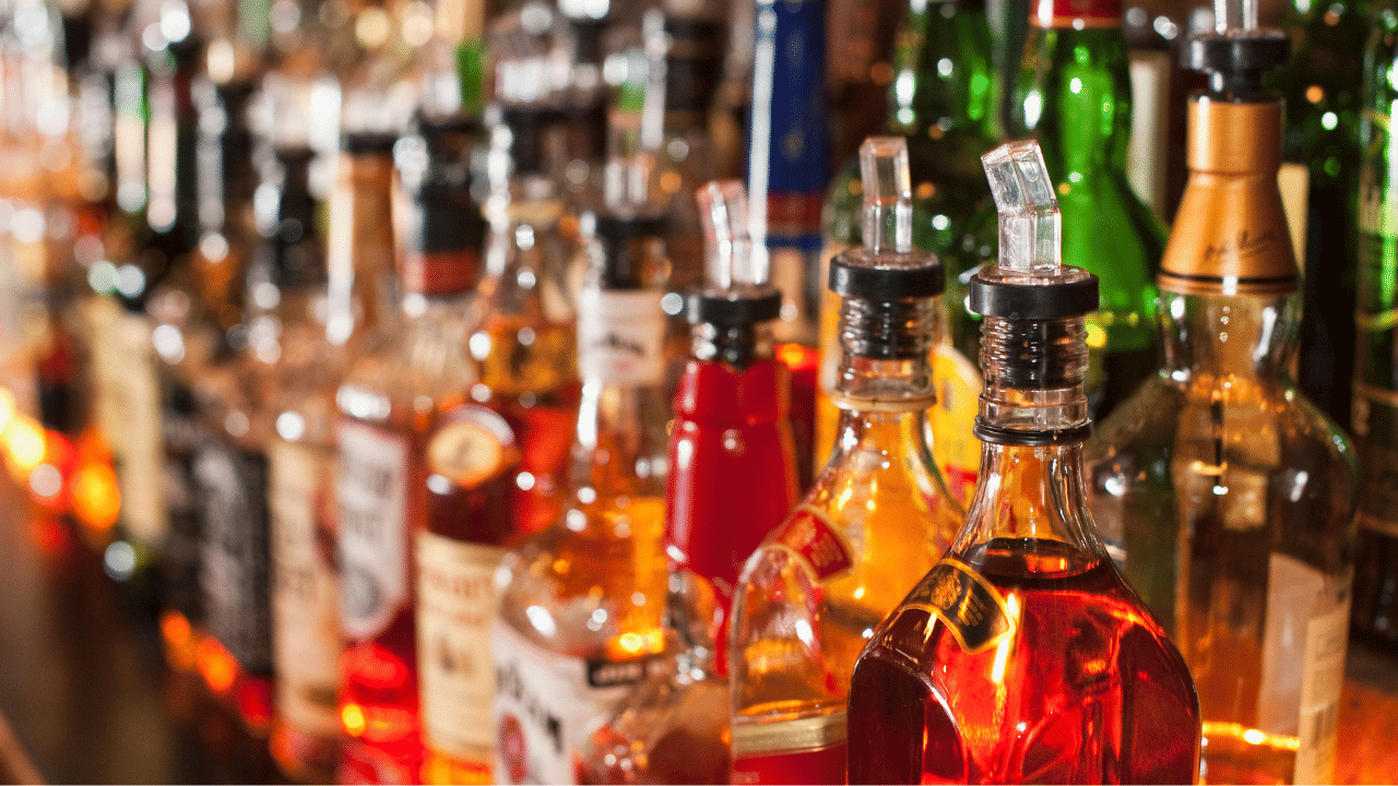 Liquor distribution halted: സംസ്ഥാനത്ത് മദ്യ വിതരണം സ്തംഭിച്ചു, നഷ്ടം എത്രയെന്നു കേട്ടാൽ കണ്ണുതള്ളും