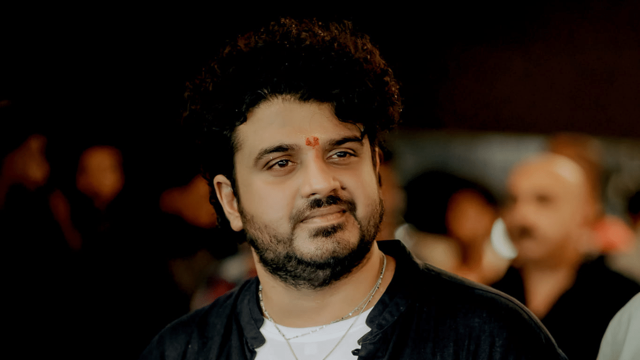 Actor Bibin George: ‘വേദി വിട്ട് പോകണമെന്ന് ആവശ്യപ്പെട്ടപ്പോൾ വിഷമം തോന്നി’; കോളേജ് പരിപാടിക്കിടെ പ്രിൻസിപ്പൽ അപമാനിച്ച സംഭവത്തിൽ പ്രതികരിച്ച് നടൻ ബിബിൻ ജോർജ് Actor Bibin George: ‘വേദി വിട്ട് പോകണമെന്ന് ആവശ്യപ്പെട്ടപ്പോൾ വിഷമം തോന്നി’; കോളേജ് പരിപാടിക്കിടെ പ്രിൻസിപ്പൽ അപമാനിച്ച സംഭവത്തിൽ പ്രതികരിച്ച് നടൻ ബിബിൻ ജോർജ്