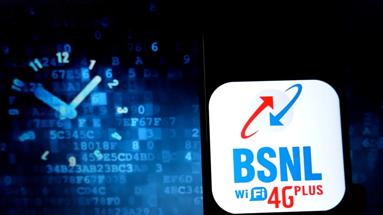 ജിയോയും എയർടെലും വോഡഫോൺ-ഐഡിയയും അടുത്തിടെ സേവനങ്ങളുടെ താരിഫ് വർധിപ്പിച്ചിരുന്നു. എന്നാൽ, ഈ പാത ബിഎസ്എൻഎൽ പിന്തുടരില്ലെന്ന് കമ്പനി അറിയിച്ചു. സേവനങ്ങളുടെ ഗുണം മെച്ചപ്പെടുത്തും. (Image Credits - Getty Images)