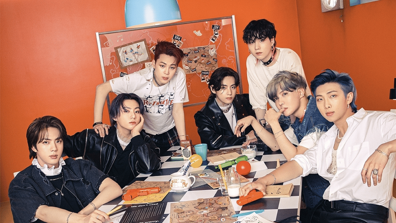 ദക്ഷിണ കൊറിയയിലെ സിയോൾ ഒളിമ്പിക് സ്റ്റേഡിയത്തിൽ ബിടിഎസ് 2022-ൽ മൂന്ന് ദിവസം നീണ്ടു നിന്ന കോൺസർട്ട് നടത്തിയിരുന്നു. 45000 പേർ പങ്കെടുത്ത പരിപാടിയിൽ നിന്നും ബിടിഎസിന് ലഭിച്ചത് 50 കോടി രൂപയ്ക്കടുത്താണ്. ഇതുകൂടാതെ സിയോളിൽ എത്തി കോൺസർട്ടിൽ പങ്കെടുക്കാൻ കഴിയാത്തവർക്കായി അവർ കോൺസർട്ട് ലൈവായി സ്ട്രീം ചെയ്യുകയും ഉണ്ടായി. ലോകത്തിന്റെ പല കോണുകളിലായി തെരഞ്ഞെടുക്കപ്പെട്ട 75 തീയറ്ററുകളിൽ മാത്രം പ്രദർശനം നടത്തിയ പരിപാടി കാണാനെത്തിയത് 1.4 മില്യൺ ആരാധകരാണ്. ഇതിലൂടെ അവർക്ക് ലഭിച്ചത് 7.5 ബില്യൺ രൂപയാണ്.  (Image Credits: BTS Bighit Official Instagram)