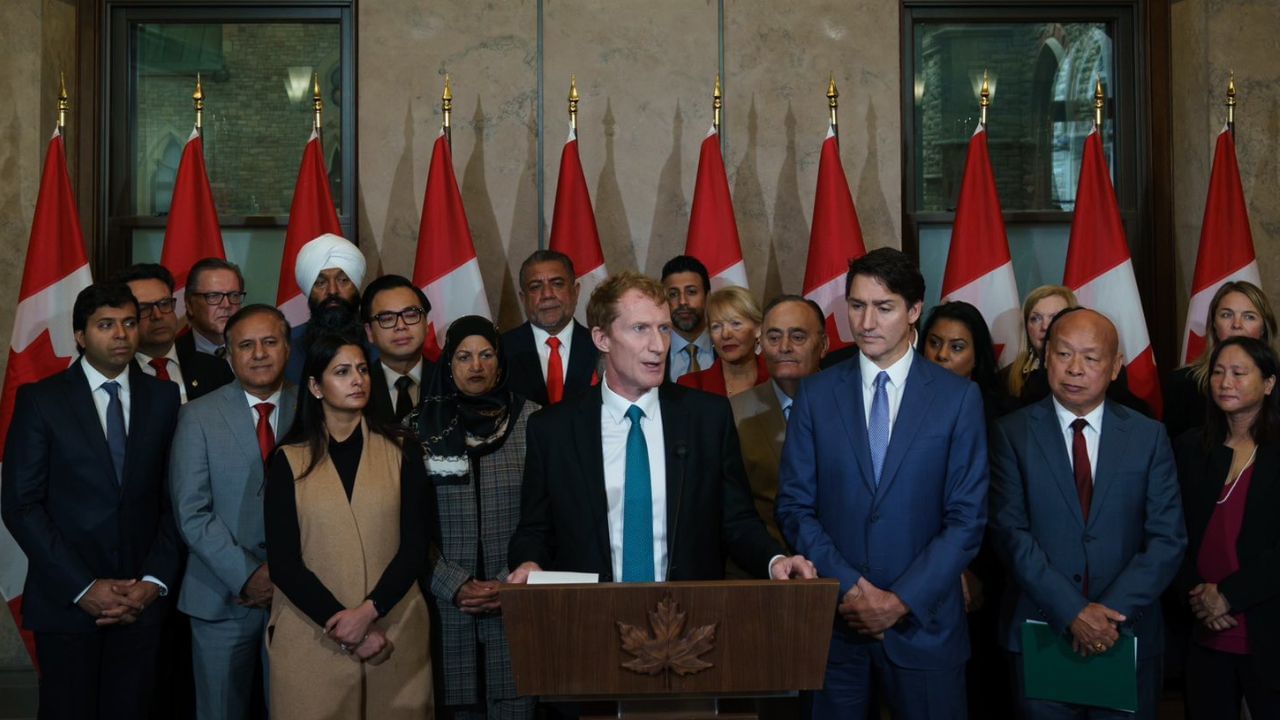Canada Immigration: പി ആര് നല്കുന്നത് നിയന്ത്രിക്കും; കുടിയേറ്റത്തിന് കൂച്ചുവിലങ്ങിടാനൊരുങ്ങി കാനഡ Canada Immigration: പി ആര് നല്കുന്നത് നിയന്ത്രിക്കും; കുടിയേറ്റത്തിന് കൂച്ചുവിലങ്ങിടാനൊരുങ്ങി കാനഡ